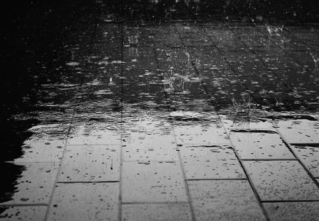 梦见突然下雨是什么意思 梦见突然下雨有什么预兆