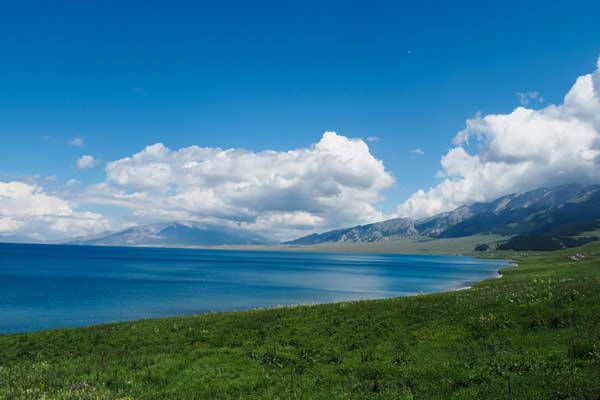赛里木湖最佳旅游时间 赛里木湖几月去最好