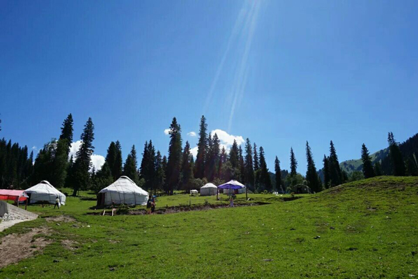 伊犁旅游的地方有哪些 伊犁旅游景点推荐